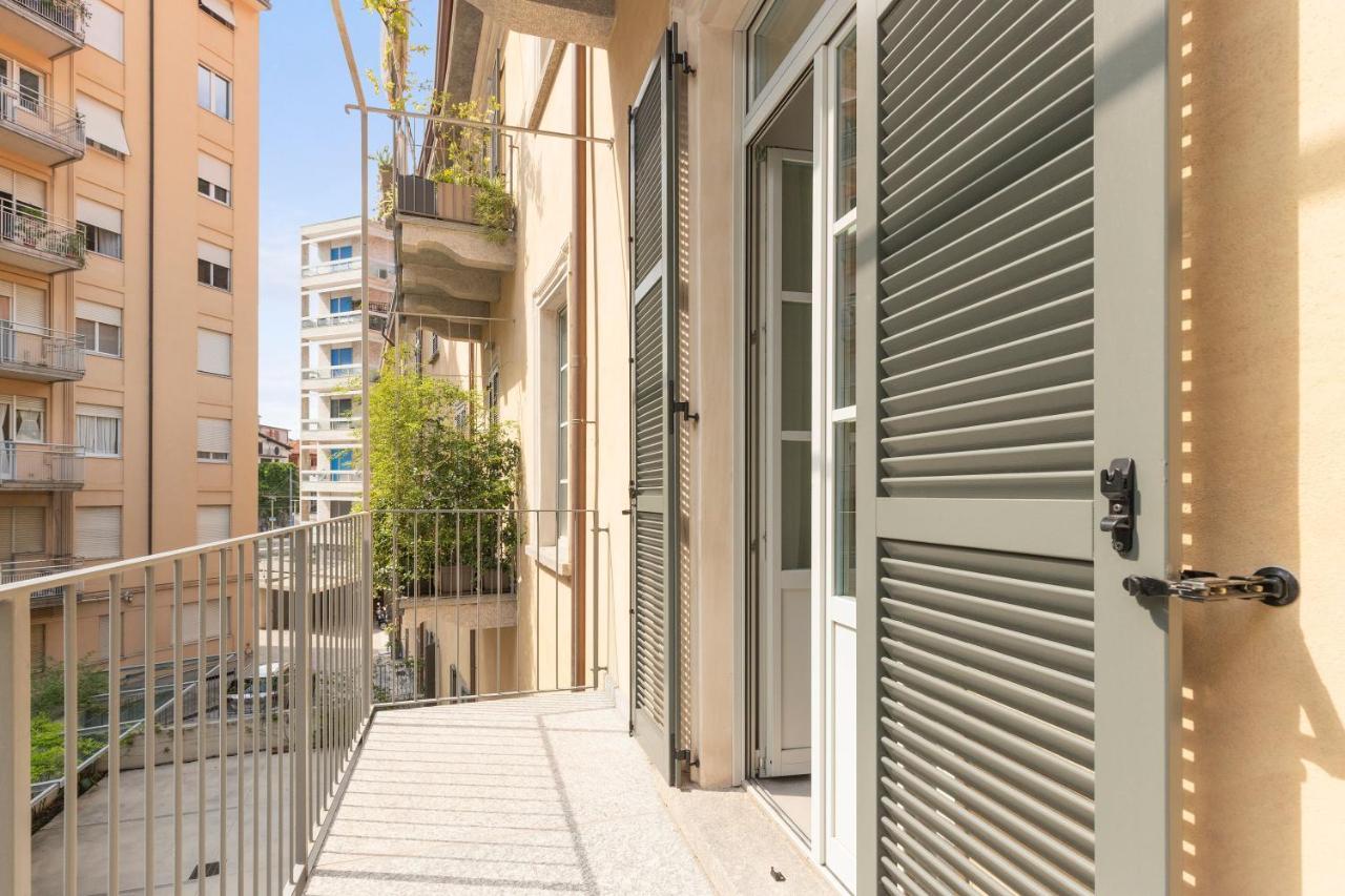 Mc House Como Con Posto Auto Exterior foto
